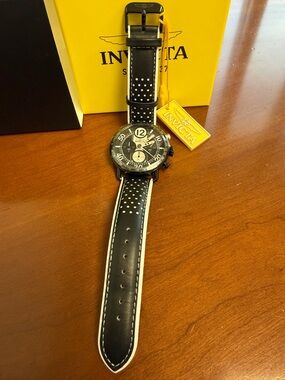 New Invicta Racing Black and White watch. With matching 1 slot hard case